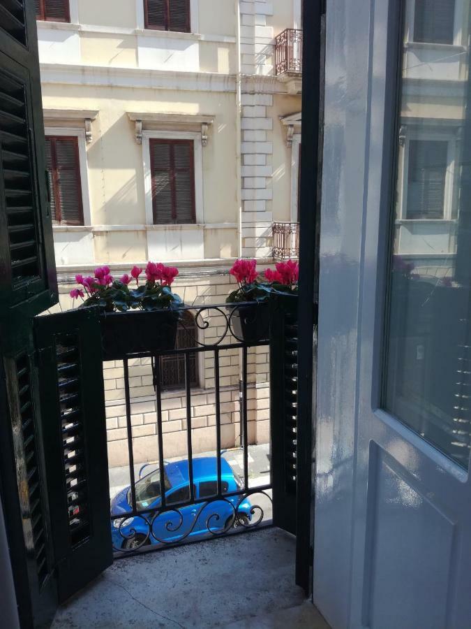 Cairoli 79 Apartment บารี ภายนอก รูปภาพ