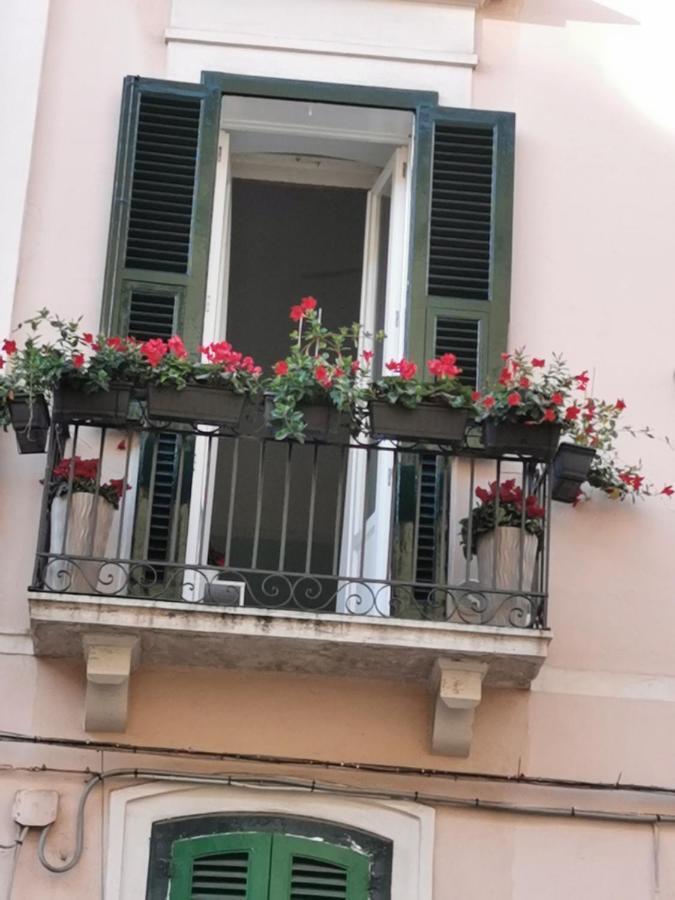 Cairoli 79 Apartment บารี ภายนอก รูปภาพ